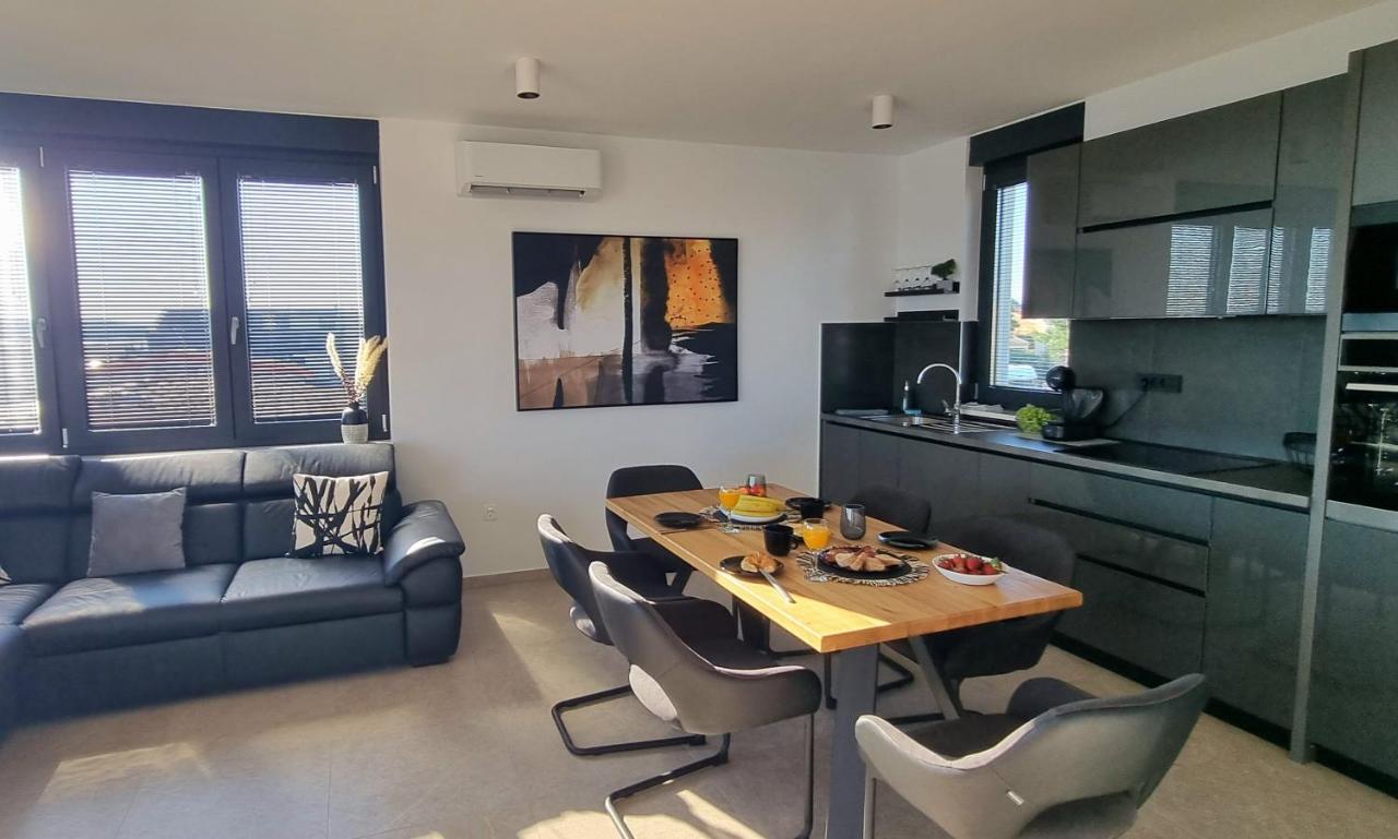 Dinary Penthouse Apartment Vir Zewnętrze zdjęcie